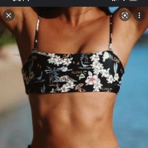 Skatie swim top Annie in Kona